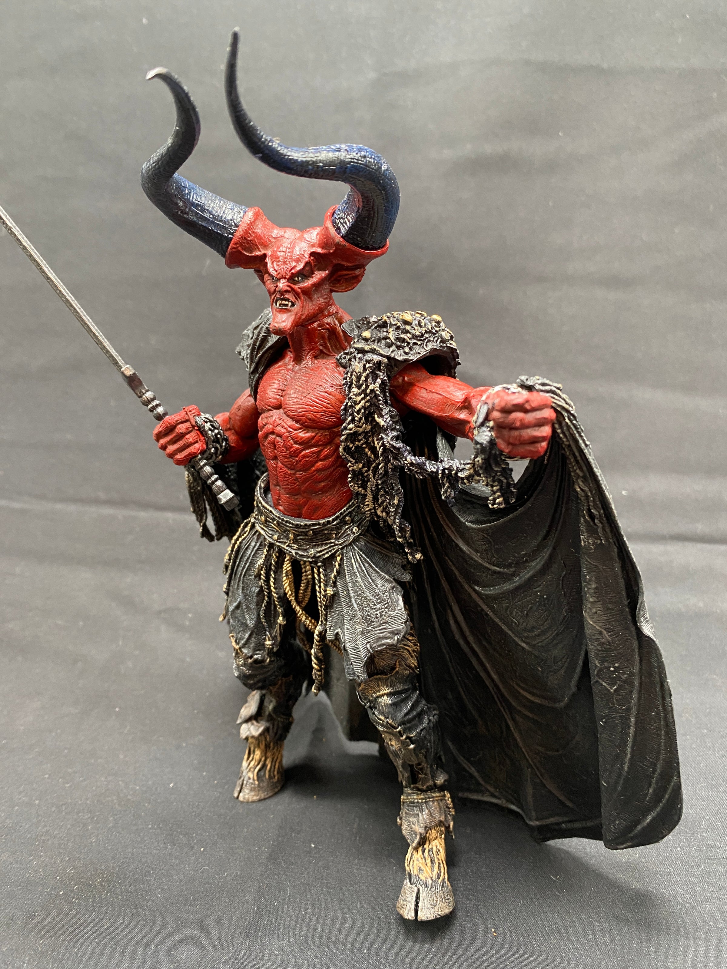 MCFARLANE TOYS MOVIE MANIACS LEGEND LORD OF DARKNESS LOOSE - 2004